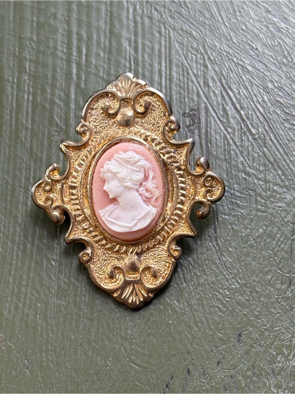 Gold-tone Pink Cameo Brooch